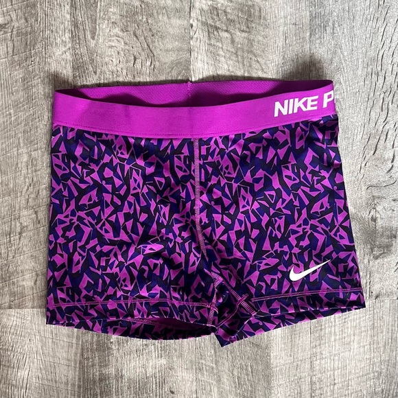 NWOT Nike Pro Compression Yoga Shorts L - Picture 1 of 4